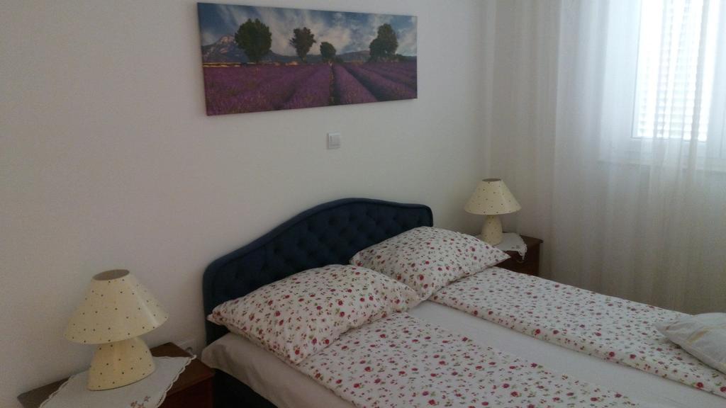 Apartment Z&E Trogir Exterior photo